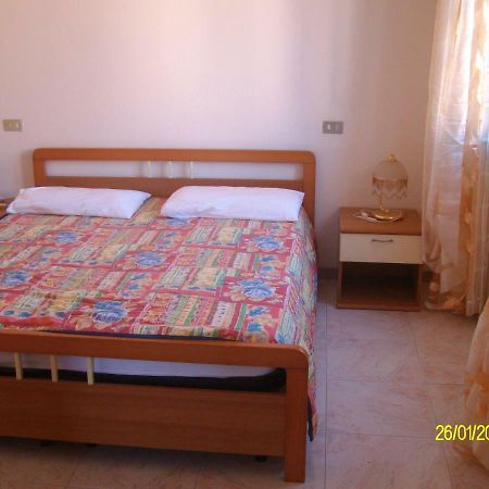 Casa Roberta Apartment Villa San Pietro Екстериор снимка