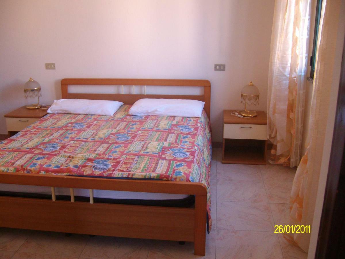 Casa Roberta Apartment Villa San Pietro Екстериор снимка